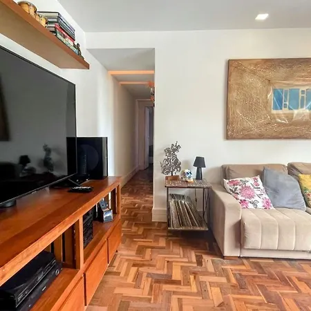 Amplo e iluminado apartamento na Gávea-2