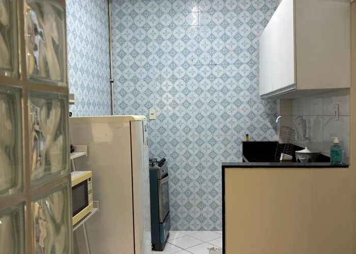 Apartamento mobiliado em Copacabana à 100m da praia Rio de Janeiro